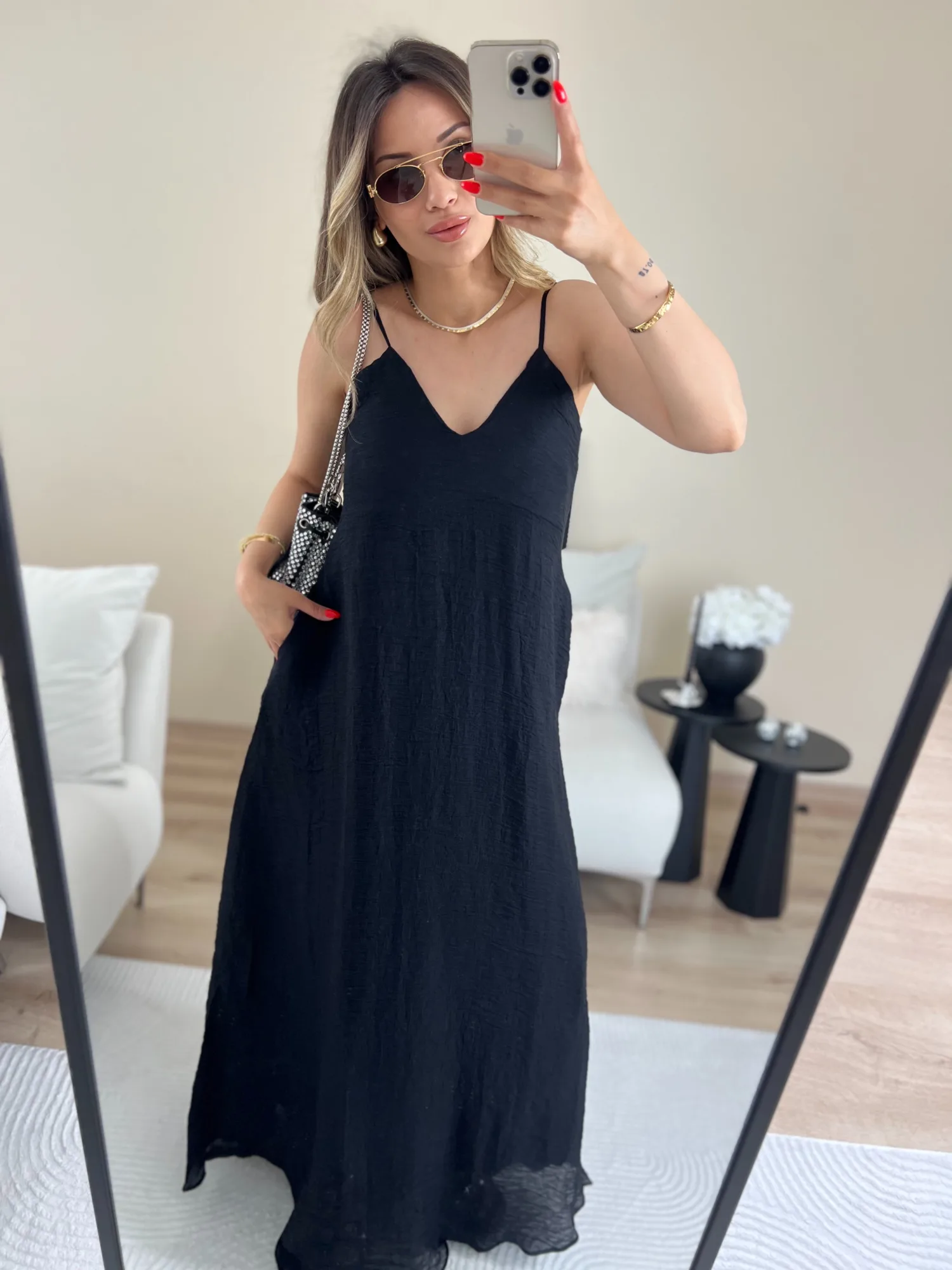Buruşuk görünümlü siyah elbise 6